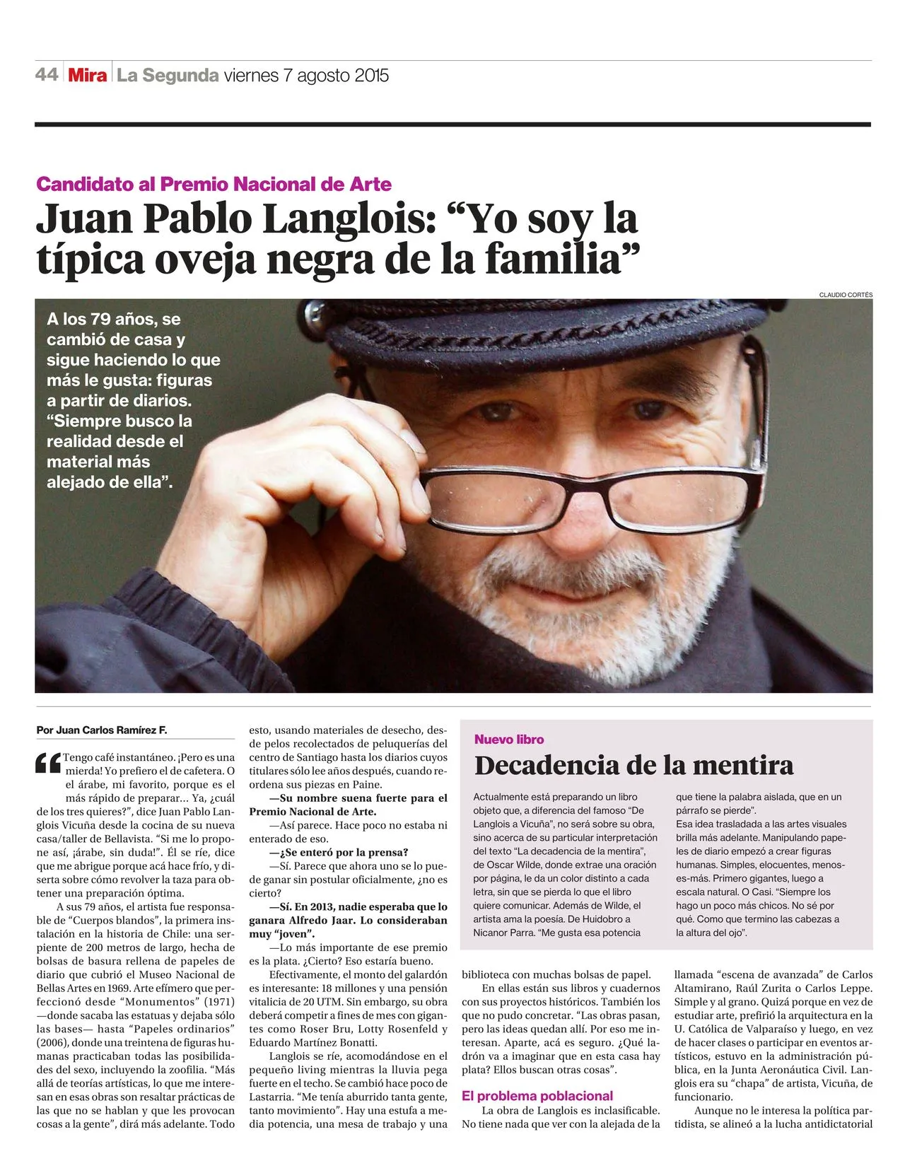 Página de la sección Mira de La Segunda con un primer plano de Juan Pablo Langlois bajándose los anteojos y el titular 'Yo soy la típica oveja negra de la familia'
