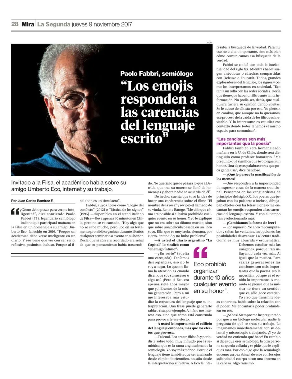 Página de la sección Mira de La Segunda con un retrato del semiólogo Paolo Fabbri y el titular 'Los emojis responden a las carencias del lenguaje escrito'